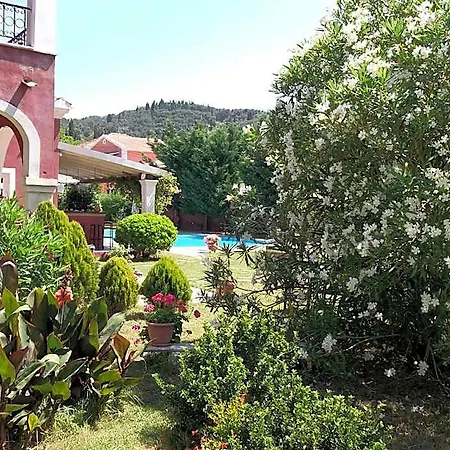 Hotel De Loulia 4*