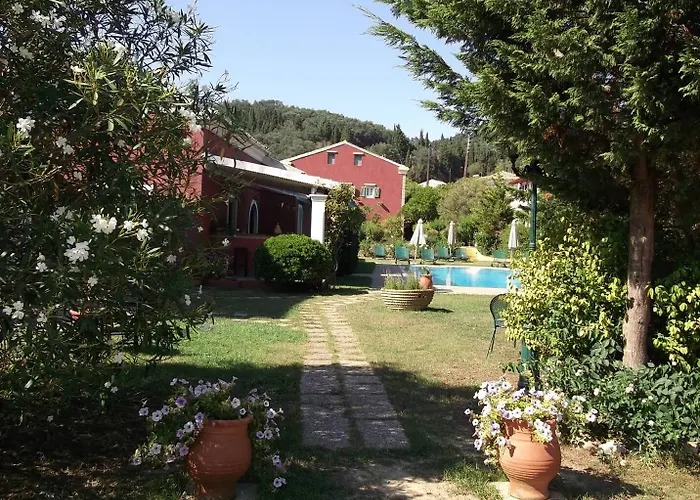 De Loulia Hotel