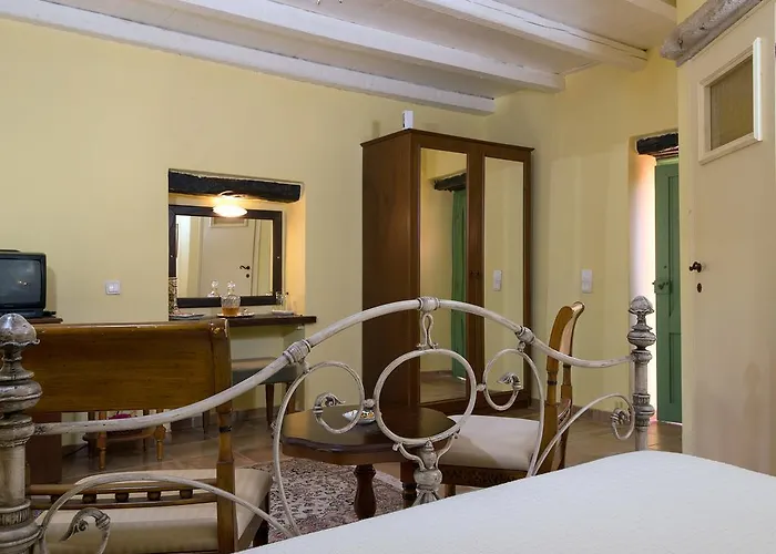 De Loulia Hotel 4*