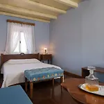 De Loulia Hotel 4*
