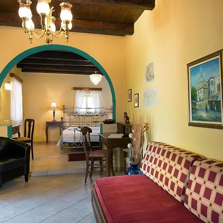 De Loulia Ξενοδοχείο 4*